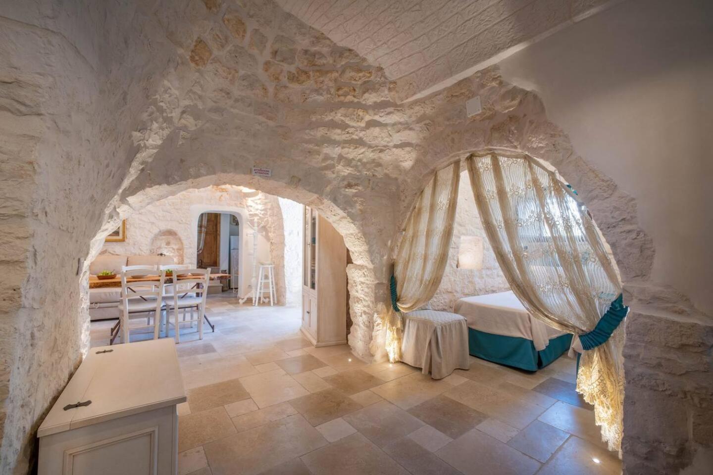 Valle D'itria Trulli E Alcova Mikael * Cisternino