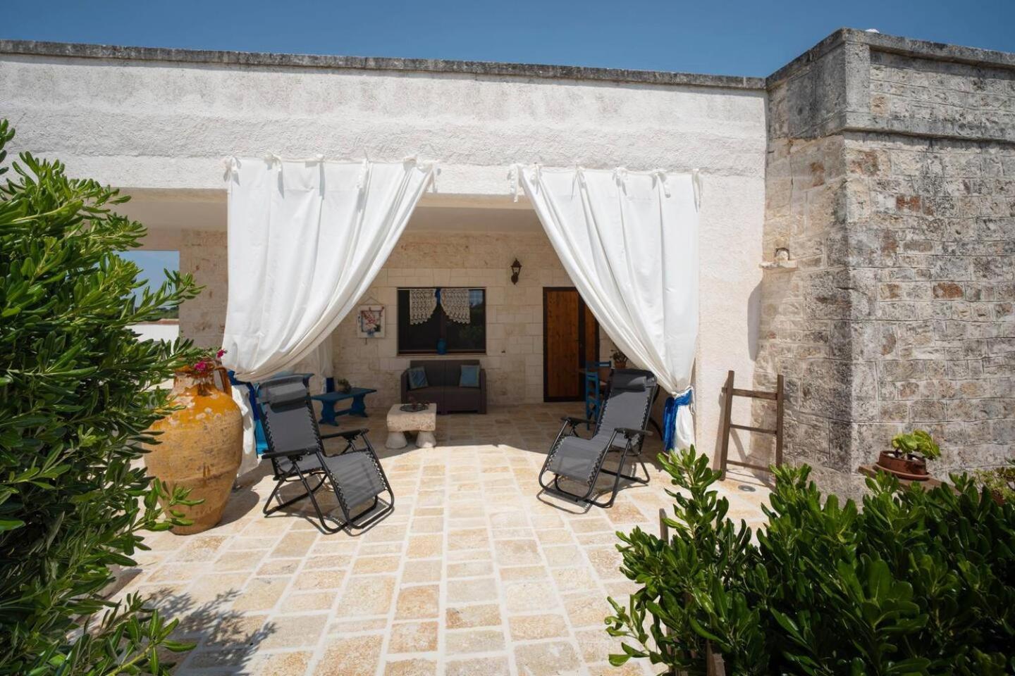 Valle D'itria Trulli E Alcova Mikael *